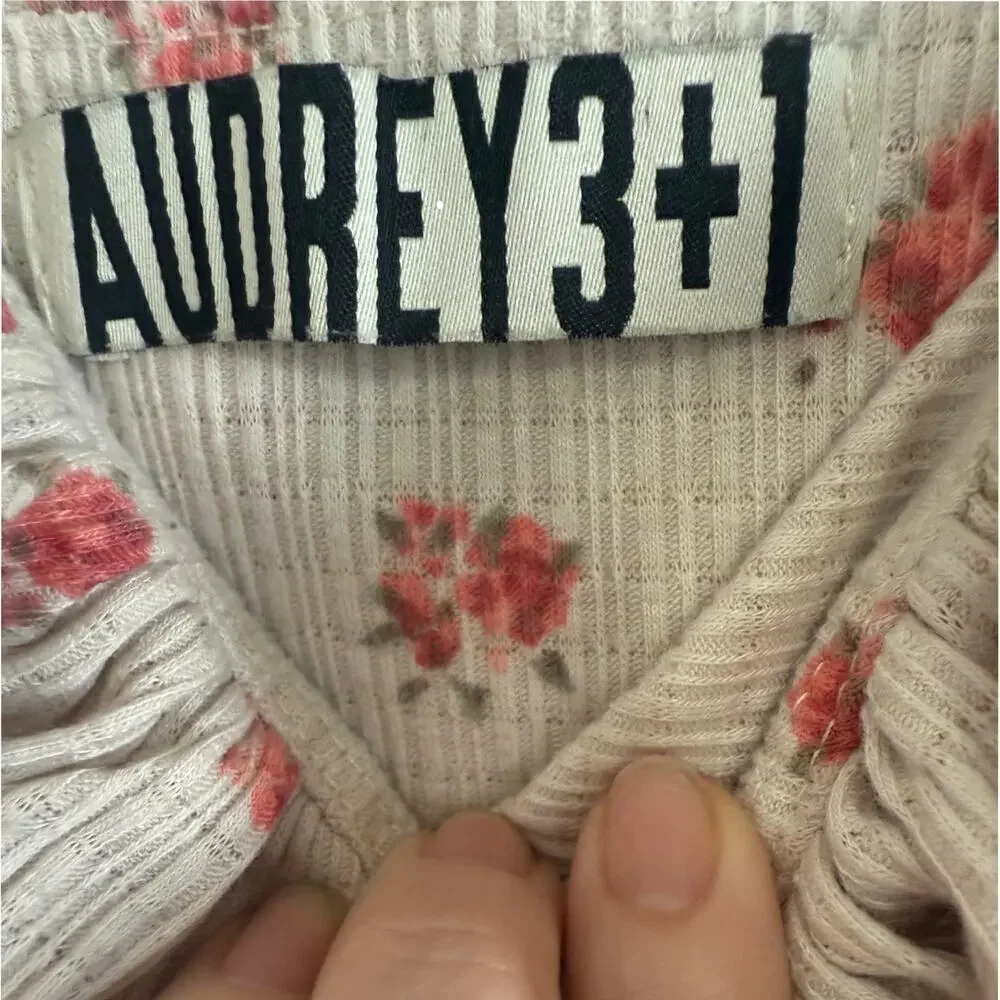 Audrey 3+1 Floral Cropped Tank Top - Picture 4 of 6